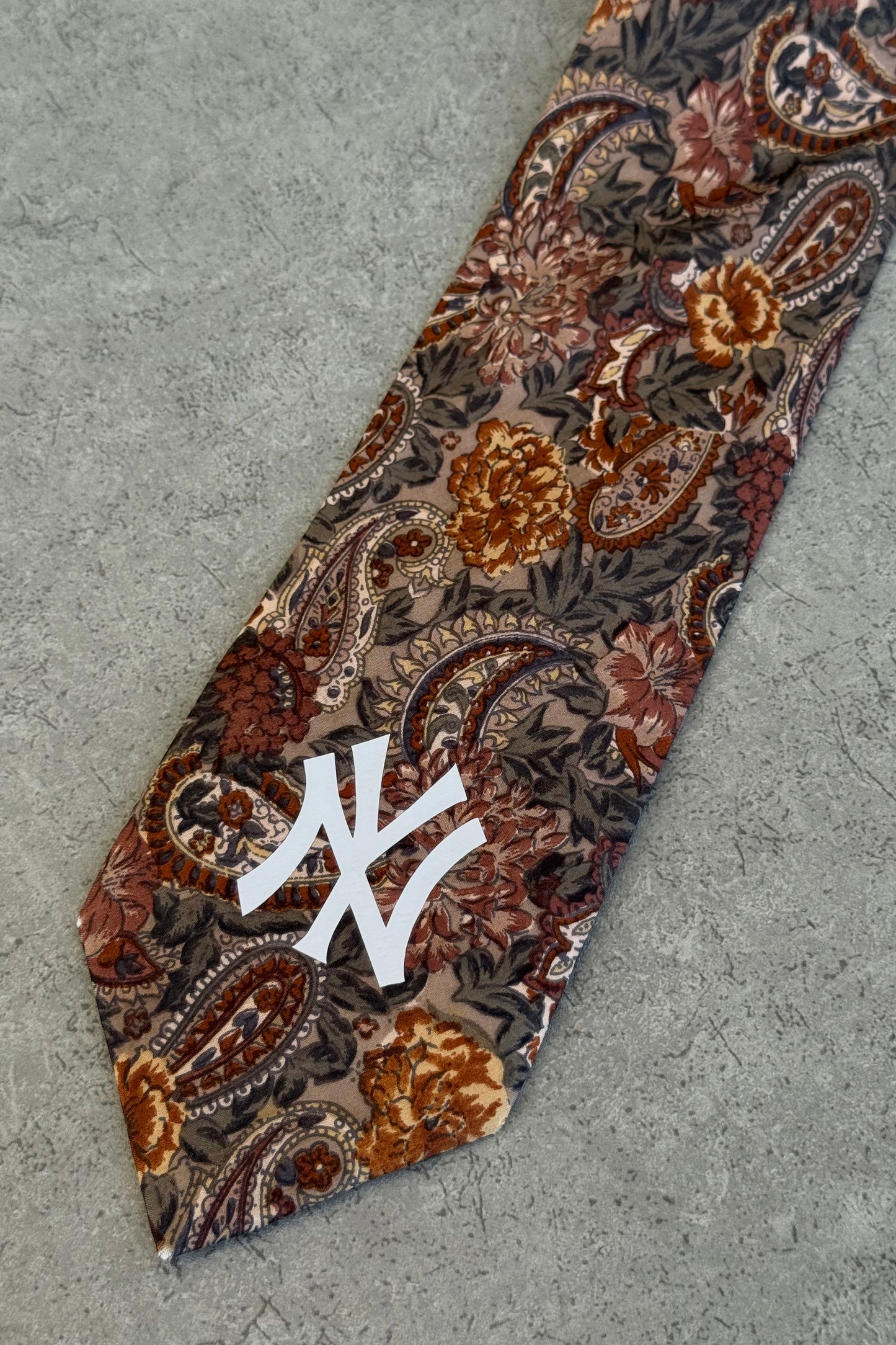 NY Yankees tie