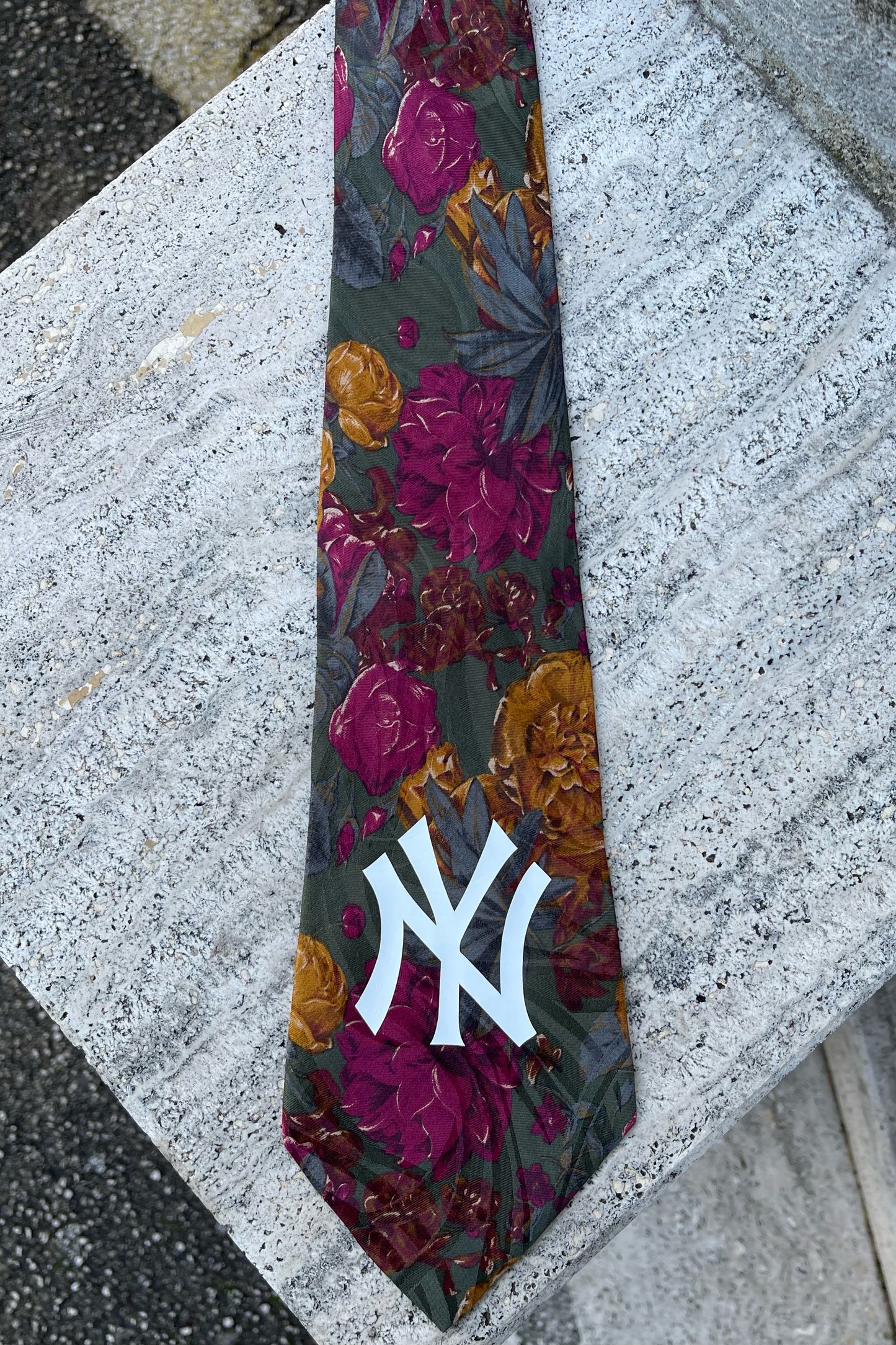 NY Yankees tie