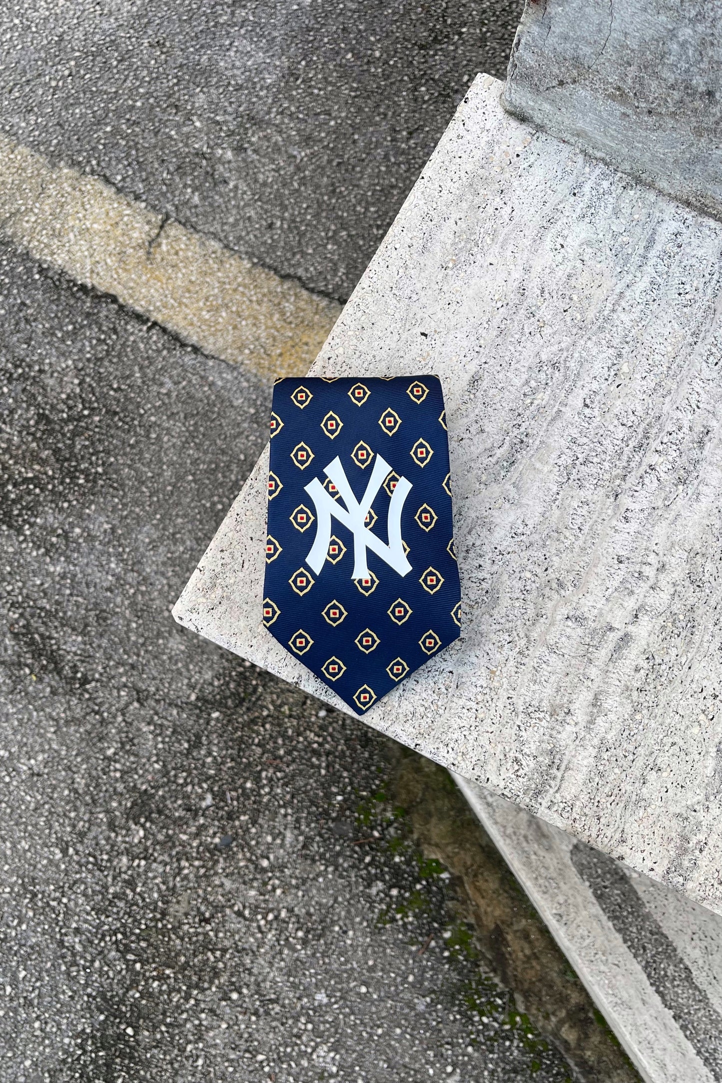 NY Yankees tie