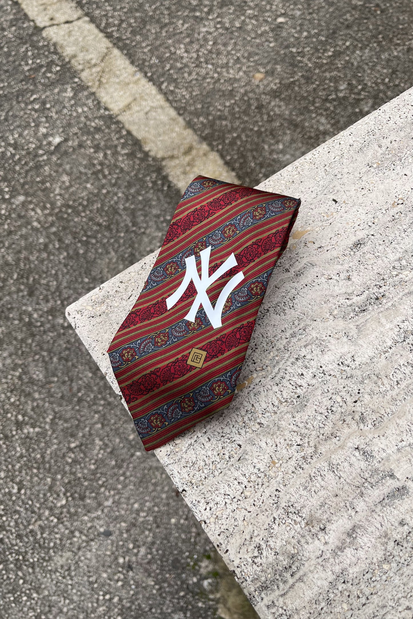 NY Yankees tie Balmain