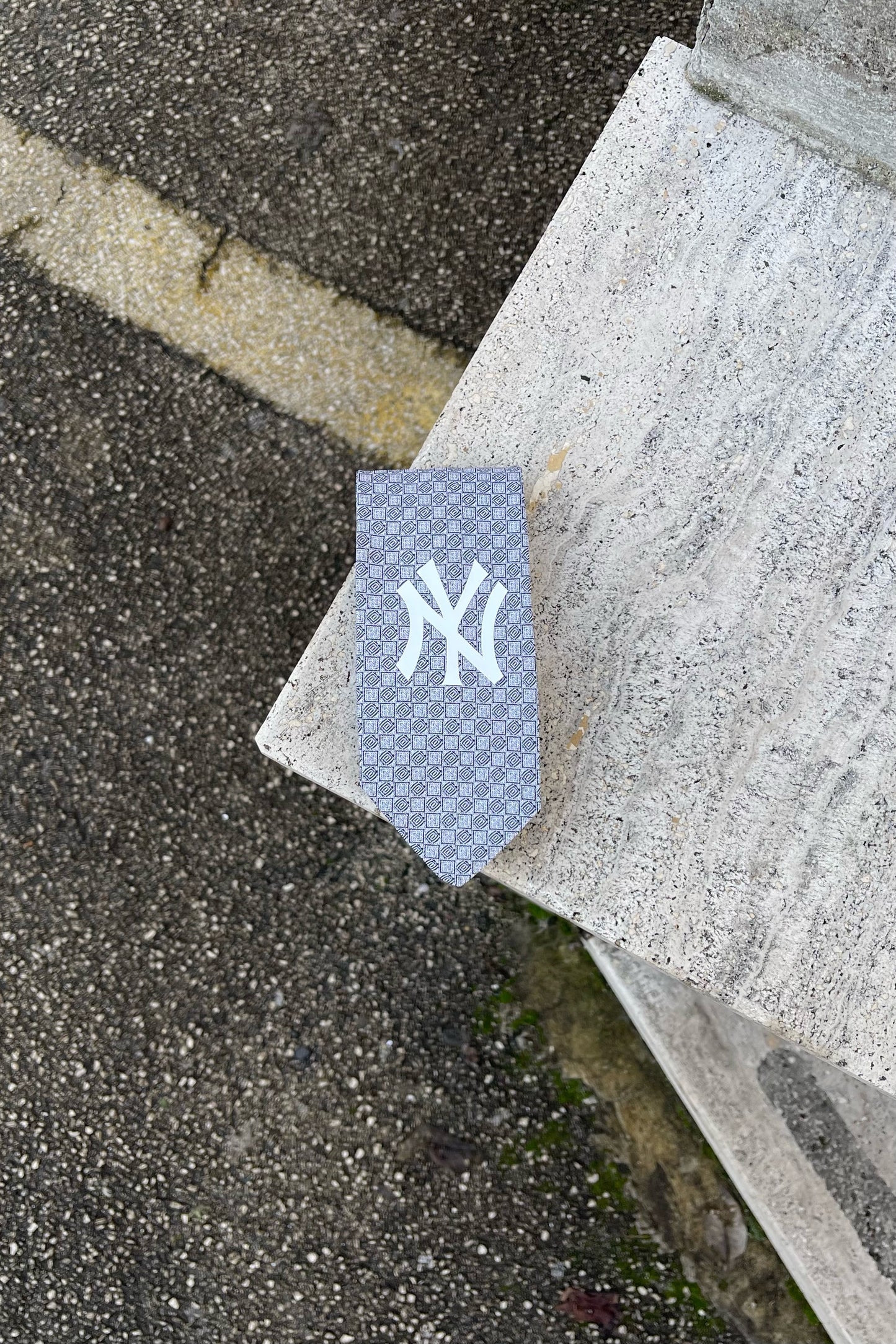 NY Yankees tie