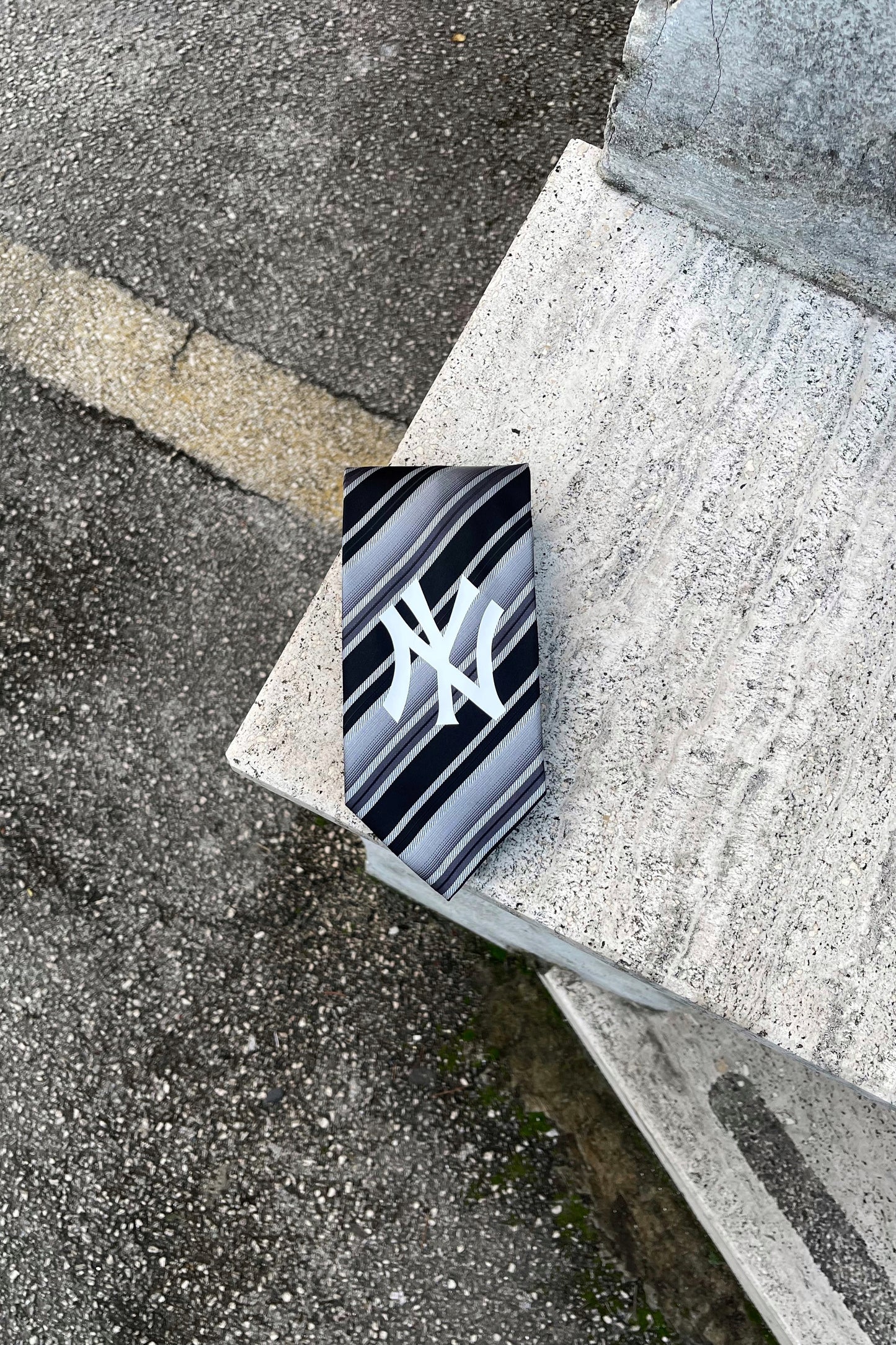 NY Yankees tie